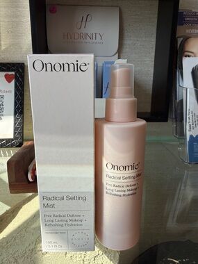 nomi Onomie Radical Setting Mist - Pale Pink Spray Bottle